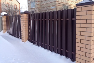 Забор из евроштакетника в шахматном порядке 30 метров фото в Красково