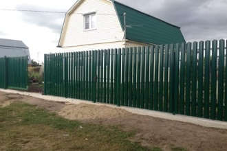 Забор из евроштакетника на ленточном фундаменте 70 метров фото в Красково