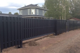 Забор из евроштакетника с бетонированием столбов 80 метров фото в Красково